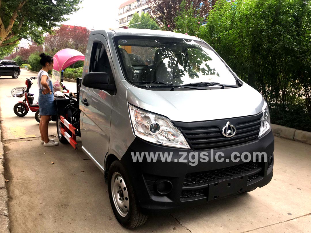 湖北程力長(zhǎng)安3方勾臂垃圾車(chē)