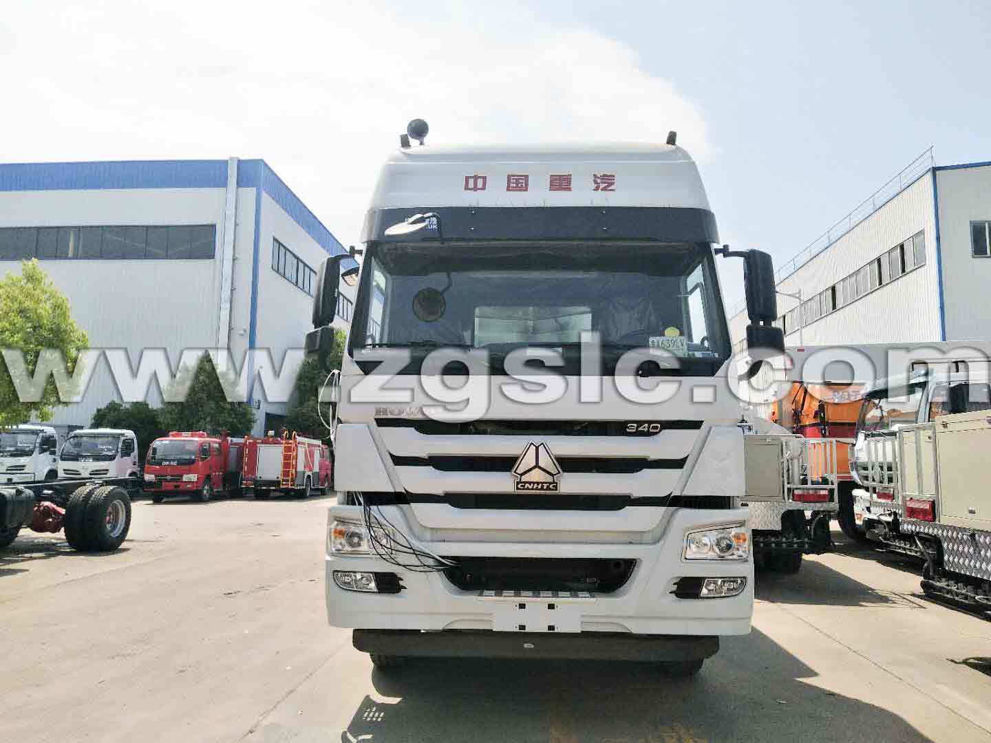 重汽豪沃后雙橋碎石封層車（國五）