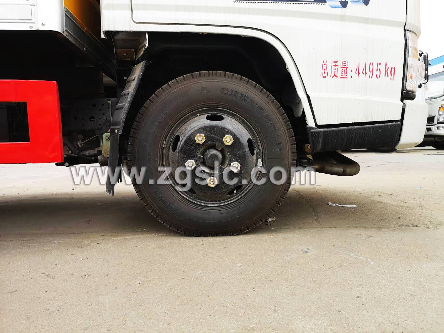 程力集團(tuán)江鈴順達(dá)爆破器材運(yùn)輸車