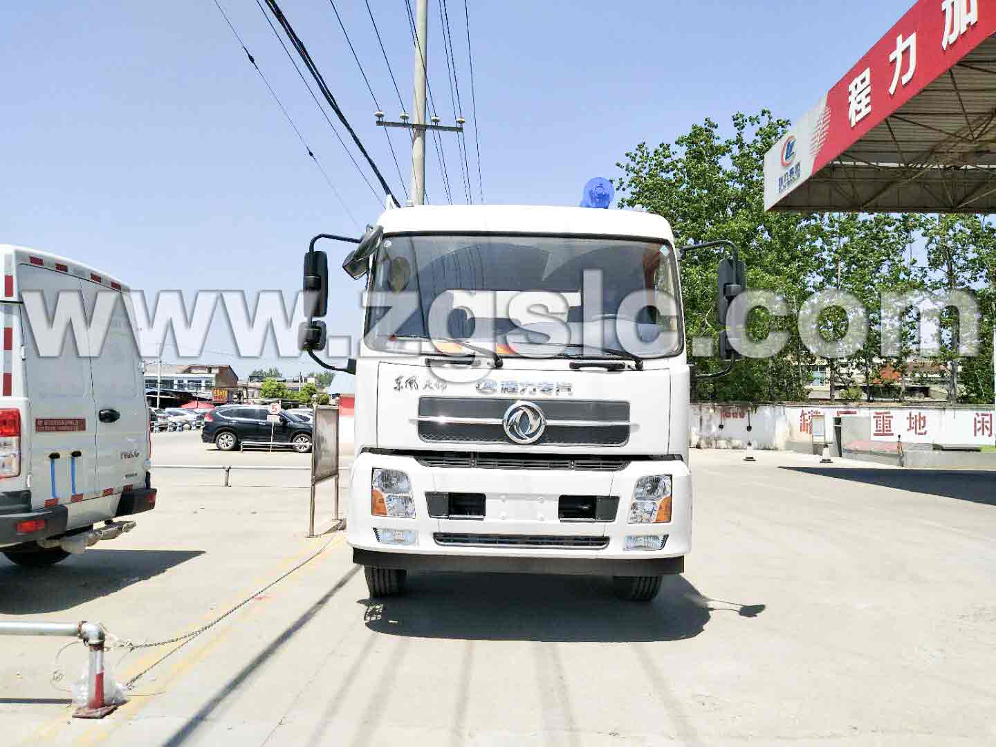 東風(fēng)天錦散裝飼料車（國五）