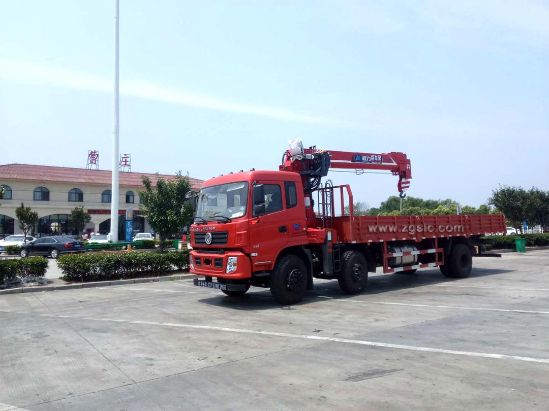 隨車吊車價格