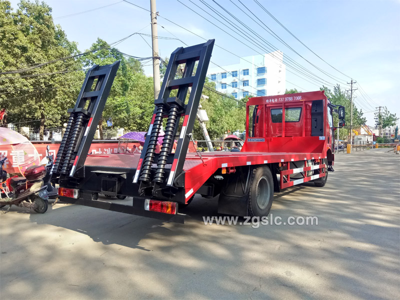 平板運(yùn)輸車圖片